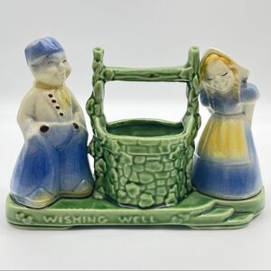 Vintage Shawnee Wishing Well Planter Dutch Couple 710